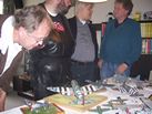 een goed gevulde showtafel